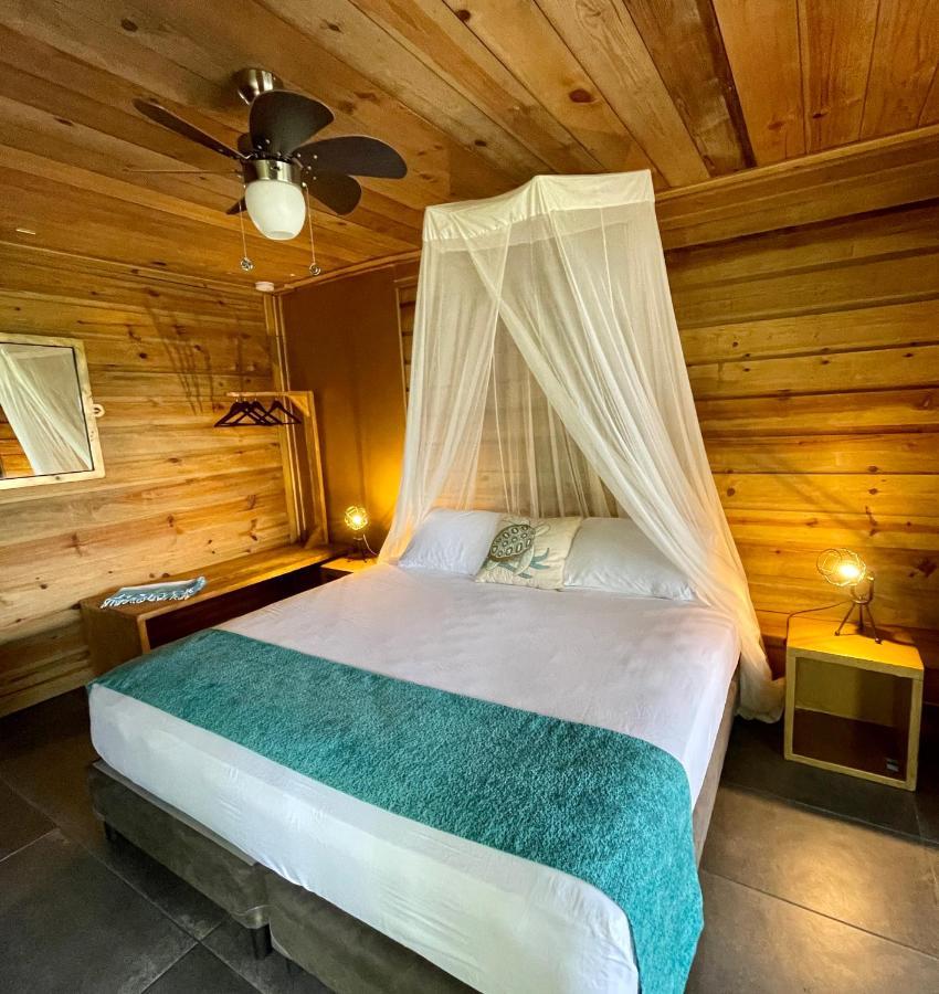 Eden Jungle Lodge Bocas del Toro Buitenkant foto
