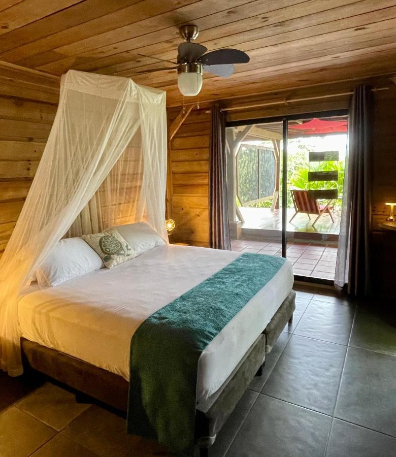 Eden Jungle Lodge Bocas del Toro Buitenkant foto